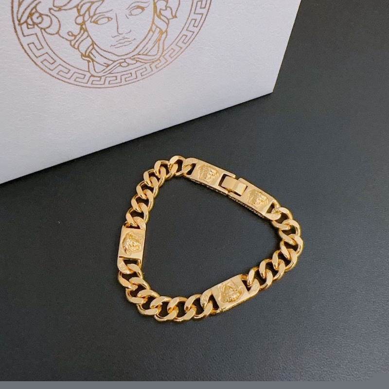 VERSACE